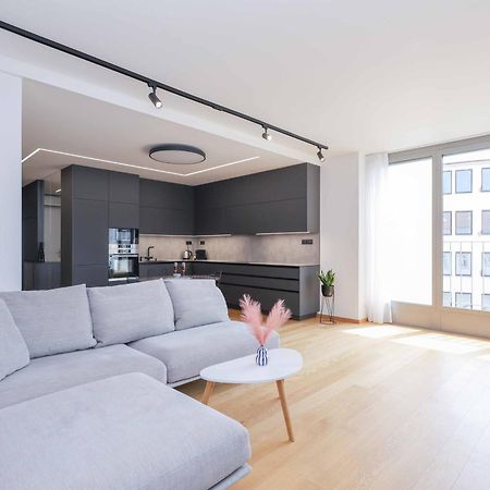 Downtown Luxe Retreat- Konventna Leilighet Bratislava Eksteriør bilde