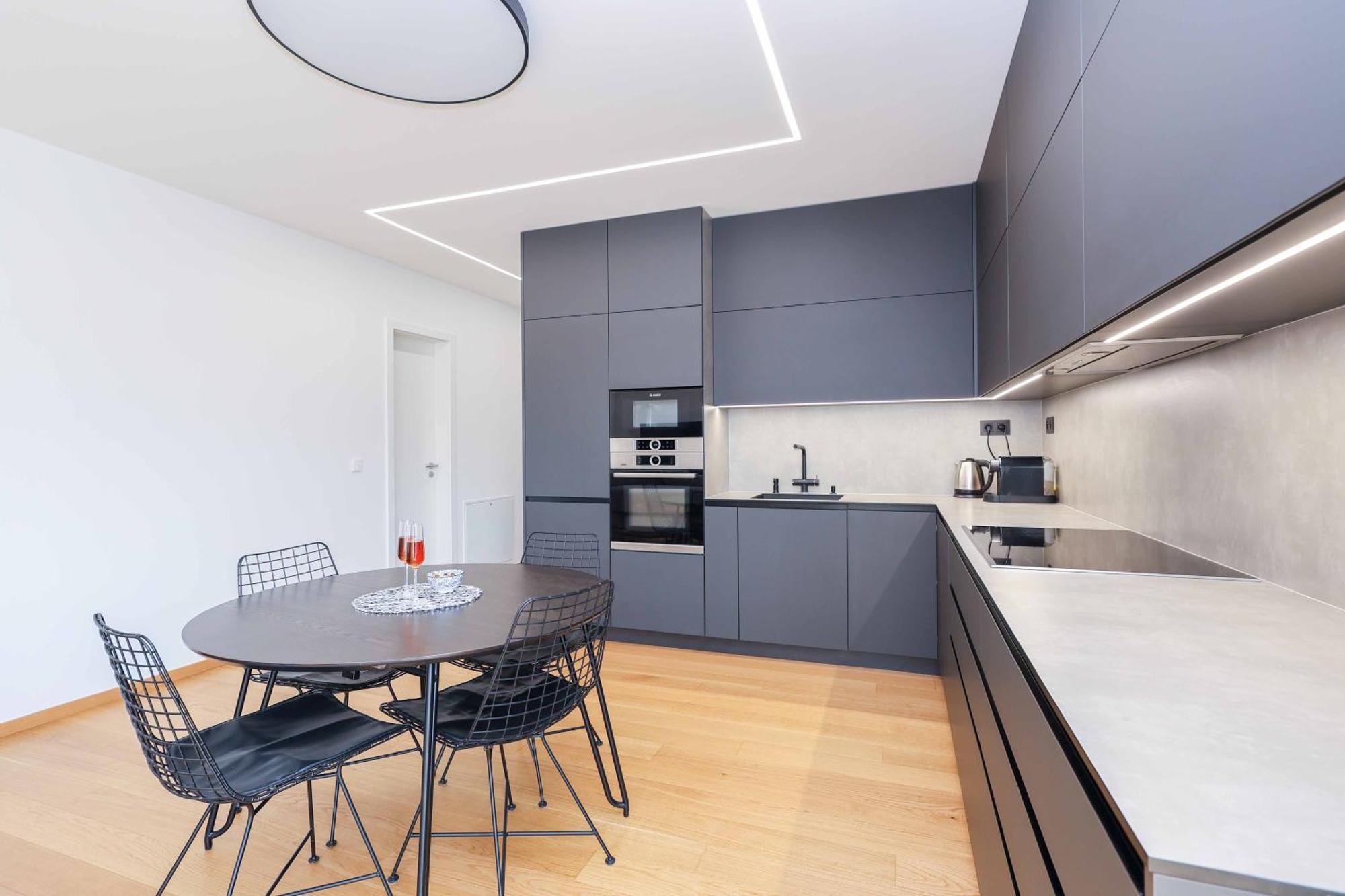 Downtown Luxe Retreat- Konventna Leilighet Bratislava Eksteriør bilde