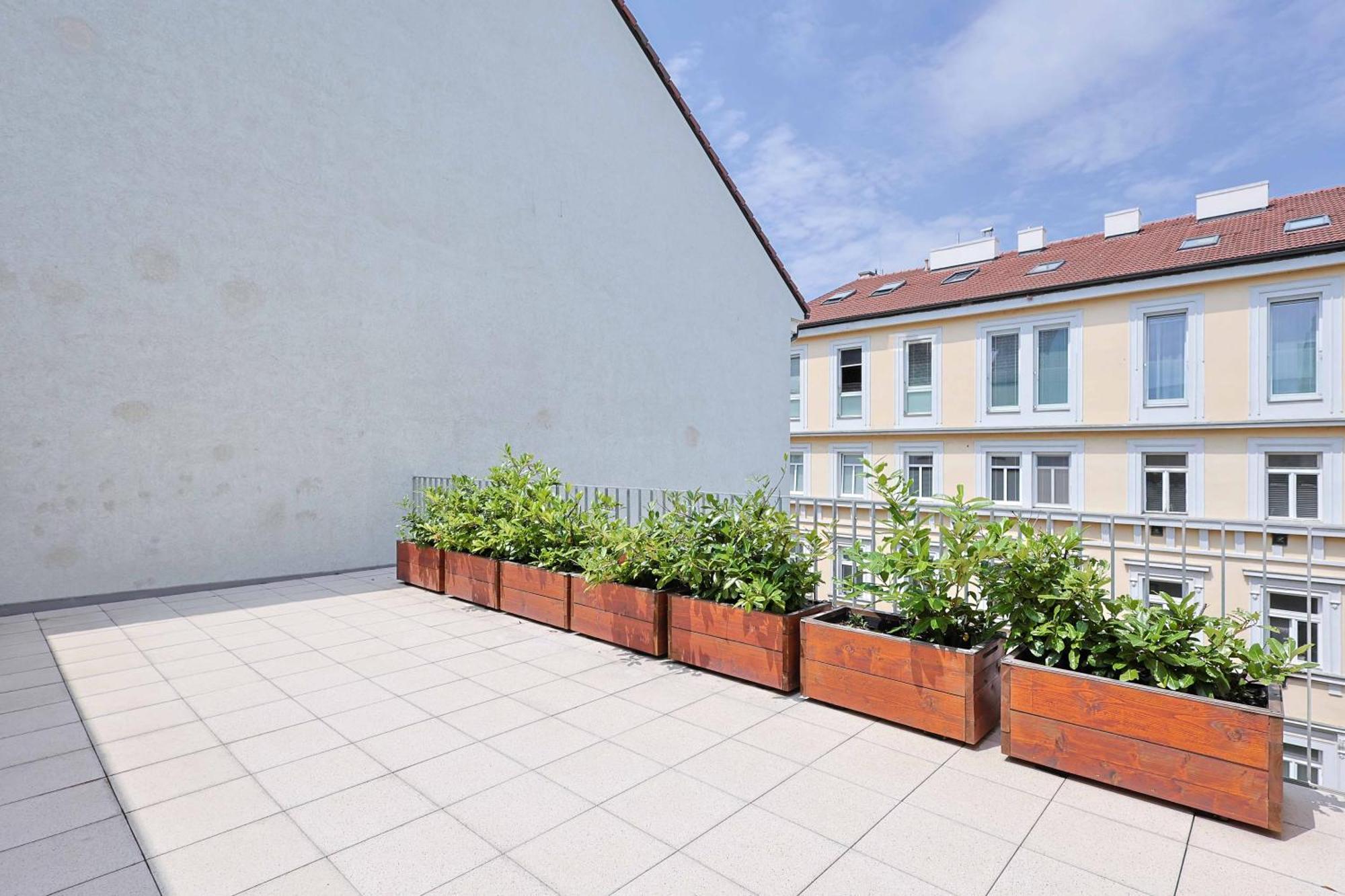 Downtown Luxe Retreat- Konventna Leilighet Bratislava Eksteriør bilde